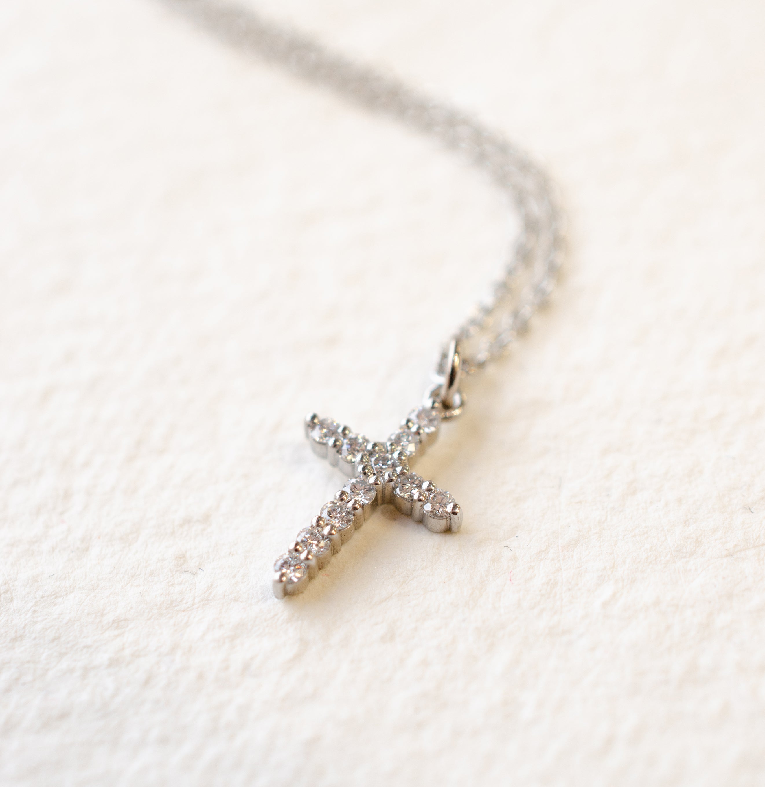 Diamond Crucifix Cross Pendant In Platinum