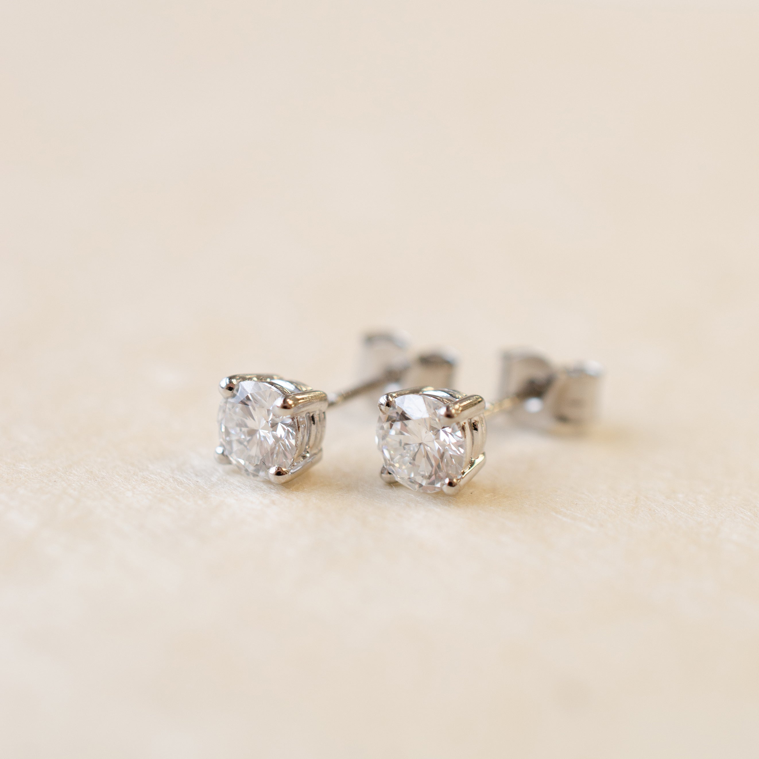 Labgrownroundbrilliantdiamondstudearrings0.35ct.jpg