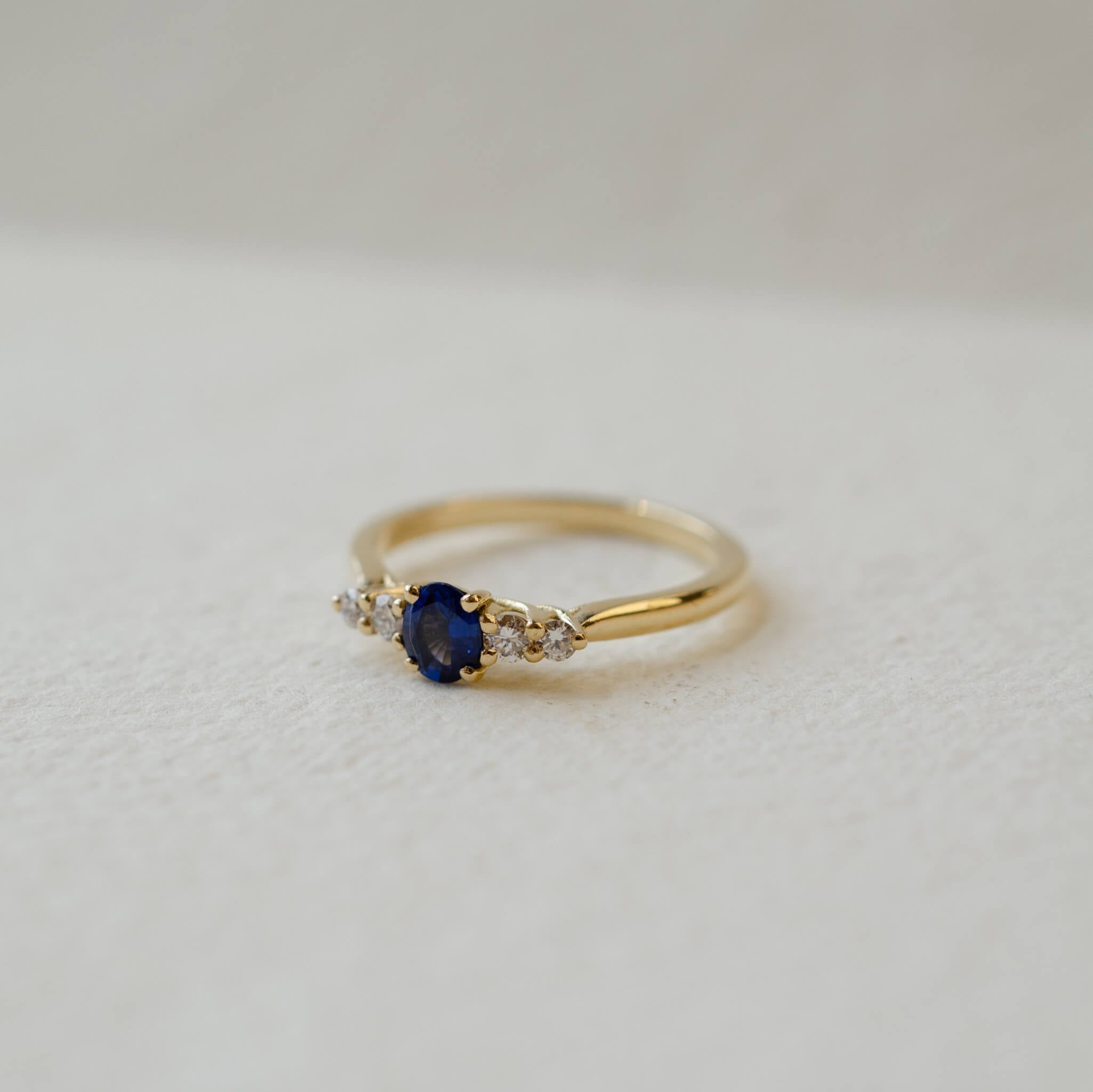 18ct yellow gold diamond and sapphire five stone ring